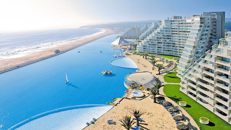 Infinity Pool Resort