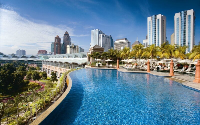 Infinity Pool with City View — White