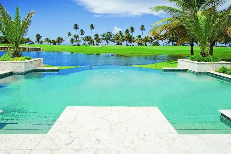 Infinity Pool with Golf Course