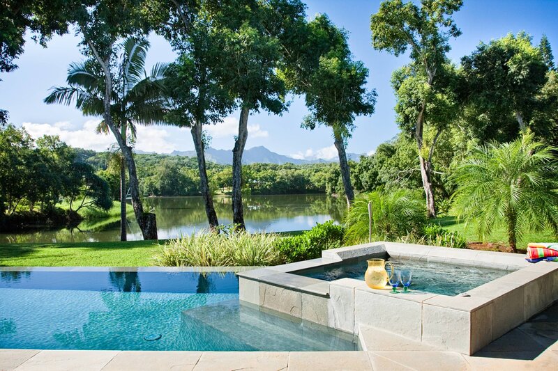 Infinity Pool with Hot Tub