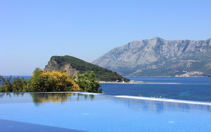 Infinity pool with mountain view