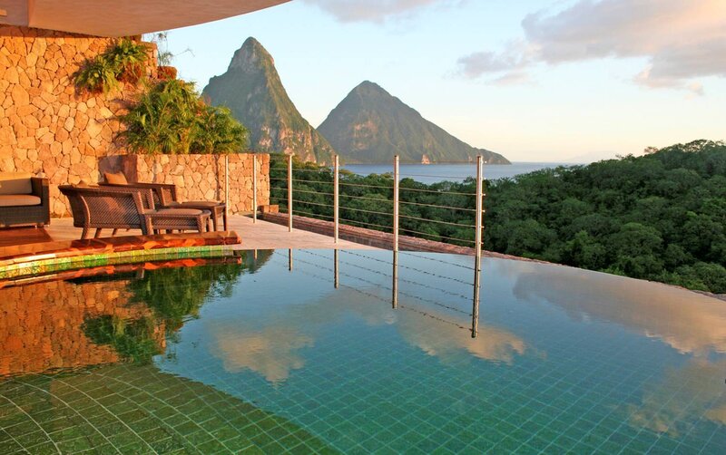 Infinity Pool with Mountain View — Green