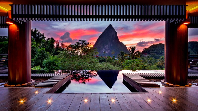 Infinity Pool with Mountain View — Red