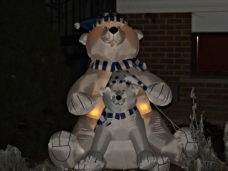 Inflatable Polar Bears
