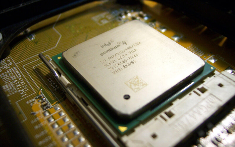 Intel Pentium 4 Processor — Gold