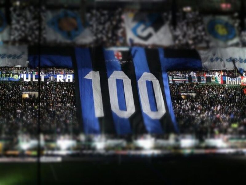 Inter Milan fans celebrate