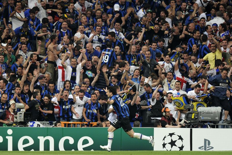 Inter Milan fans celebrate