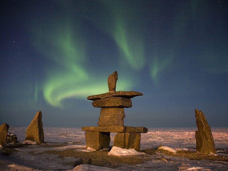 Inukshuk under Aurora — Green
