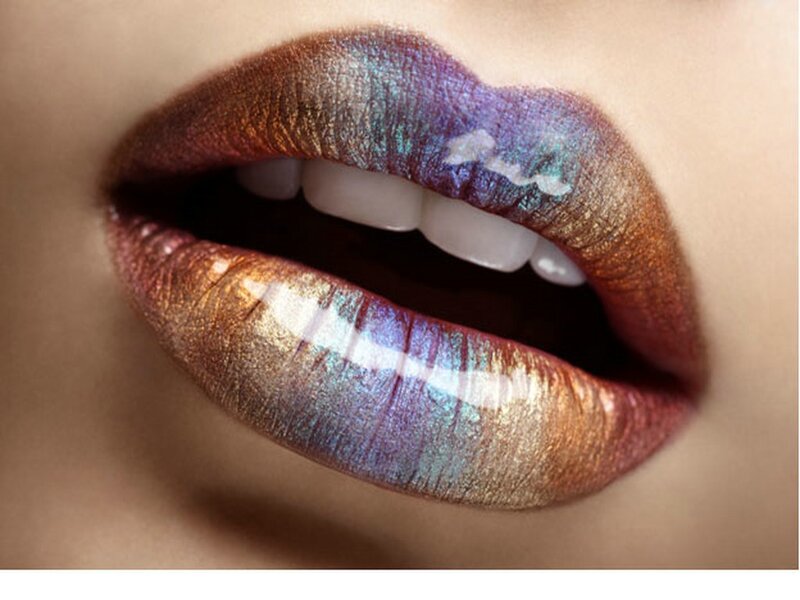 iridescent metallic lips