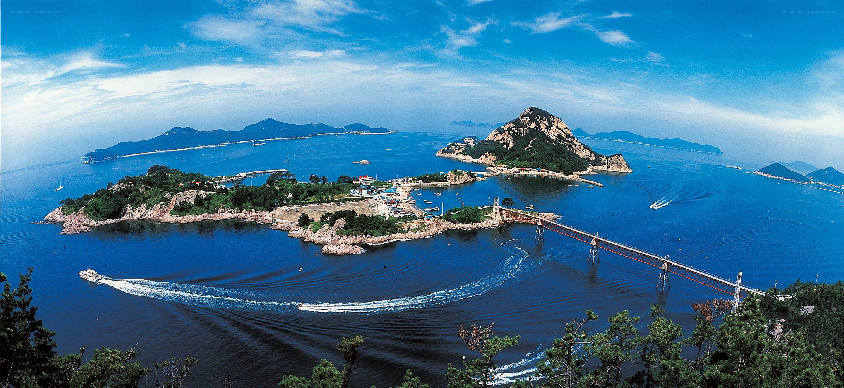 Island bridge scenic view