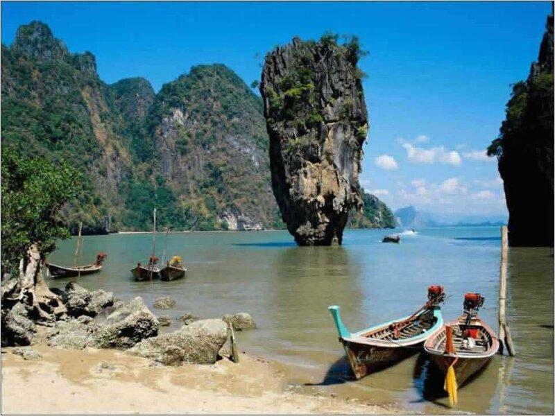 Island in the bay with boats