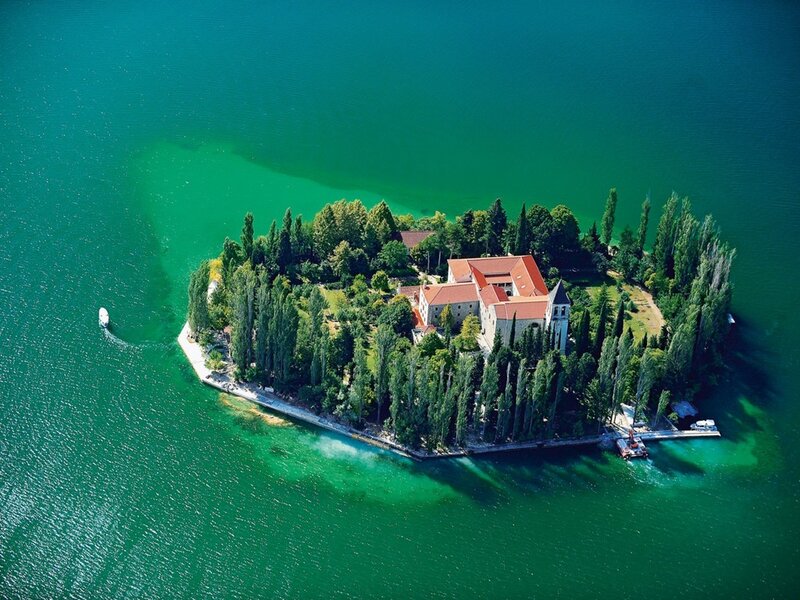 Island with Buildings — Green, Serene