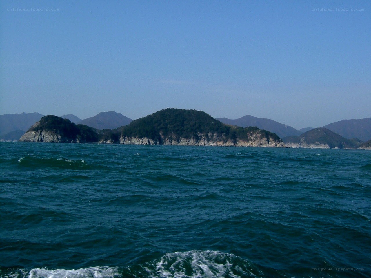 Islands in the sea