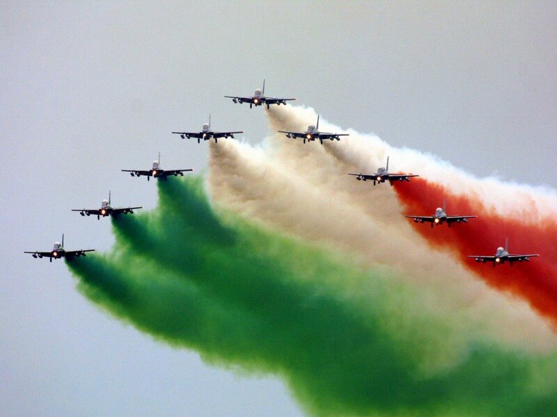 Italian aerobatic team in flight
