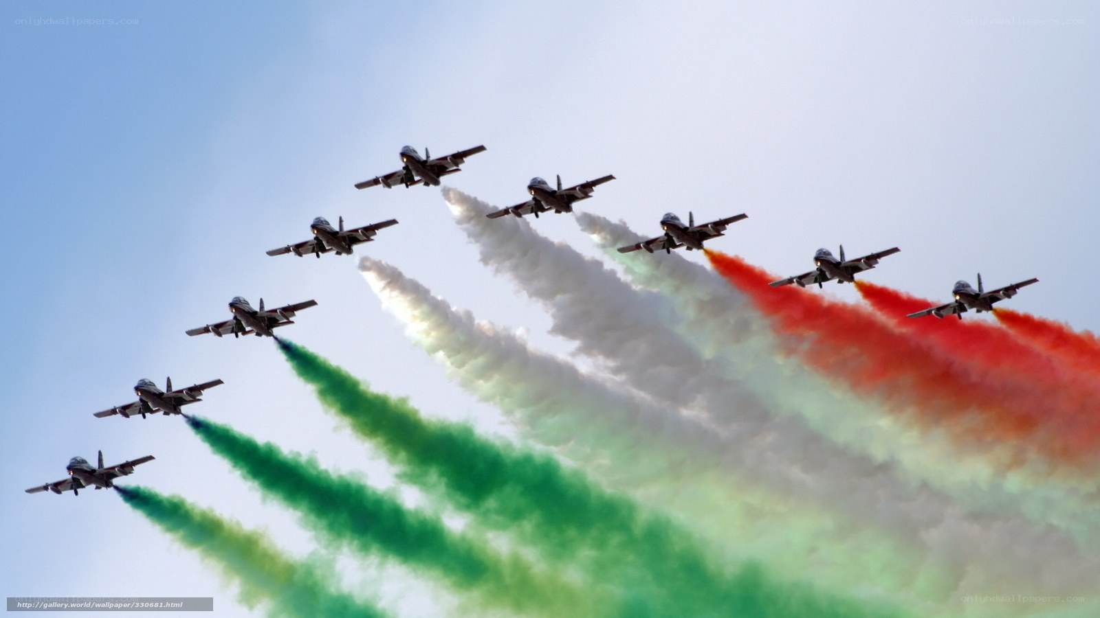 Italian aerobatic team in flight