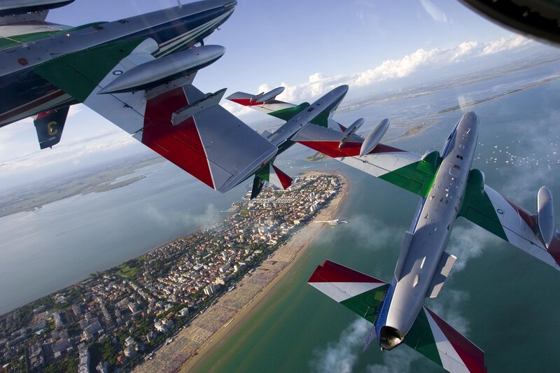 Italian Aerobatic Team — White