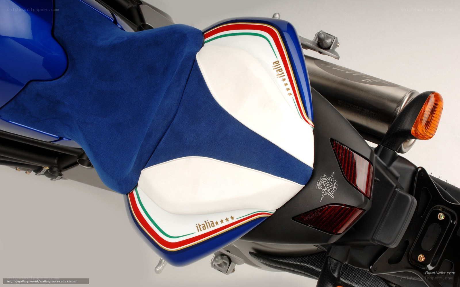 Italian-themed motorcycle seat