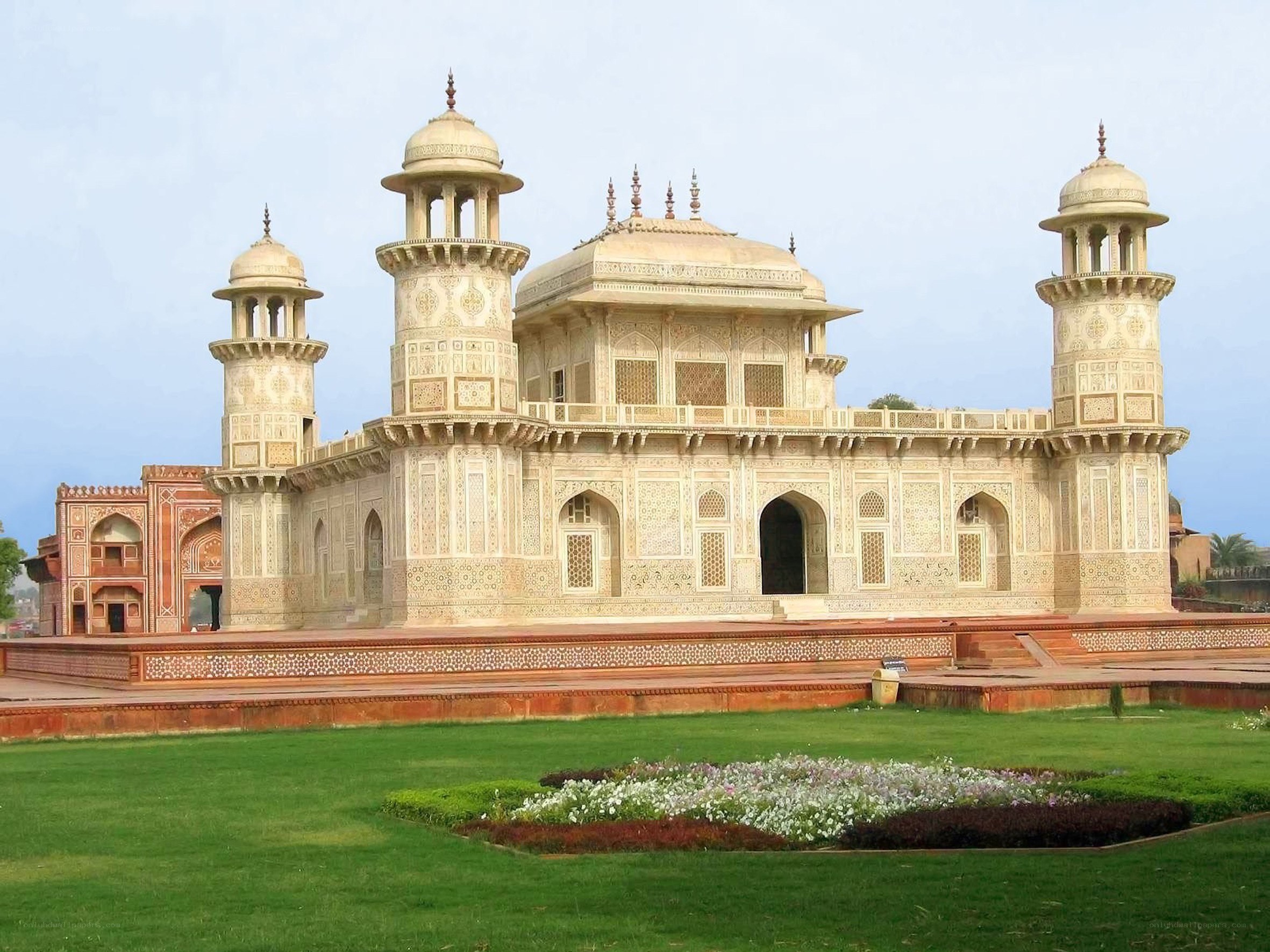 Itimad-ud-Daulah tomb