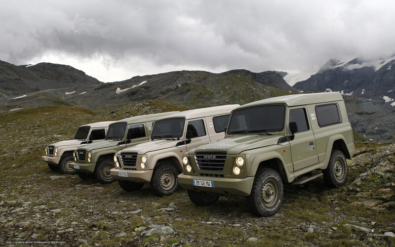 Iveco Campagnola vehicles in mountains