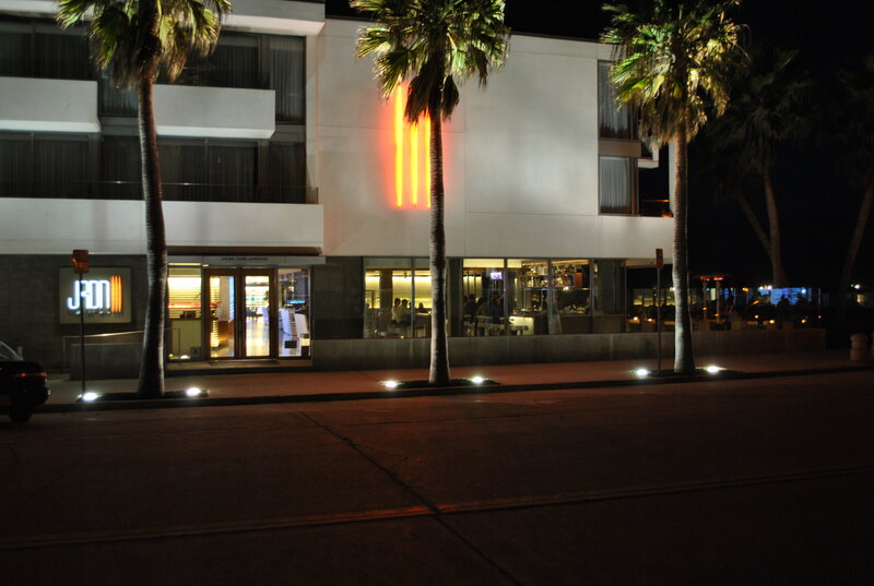 J3D restaurant at night