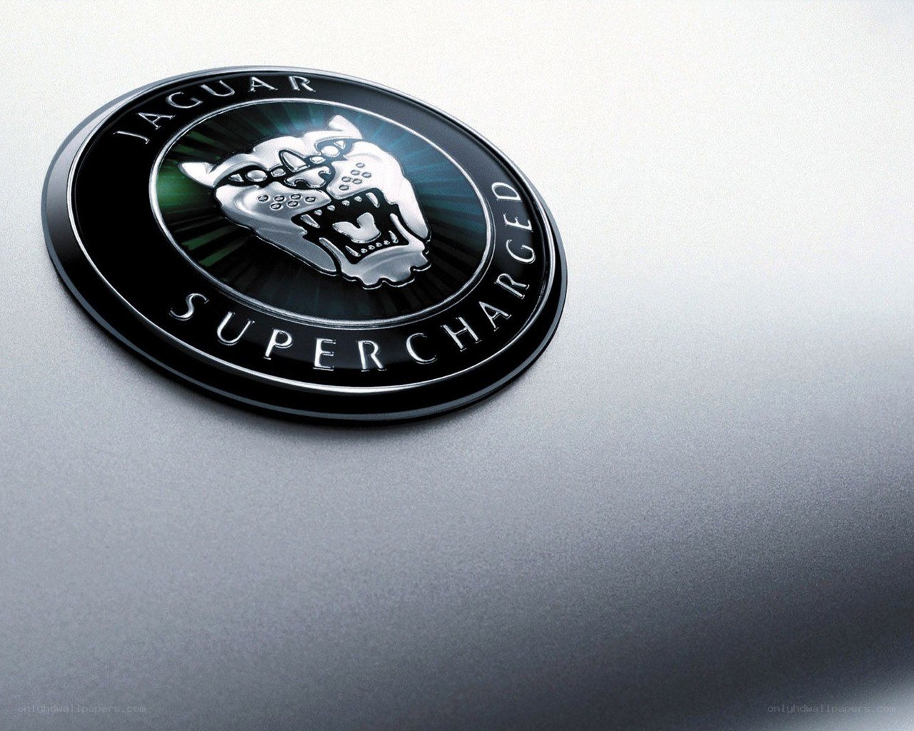 Jaguar Supercharged emblem