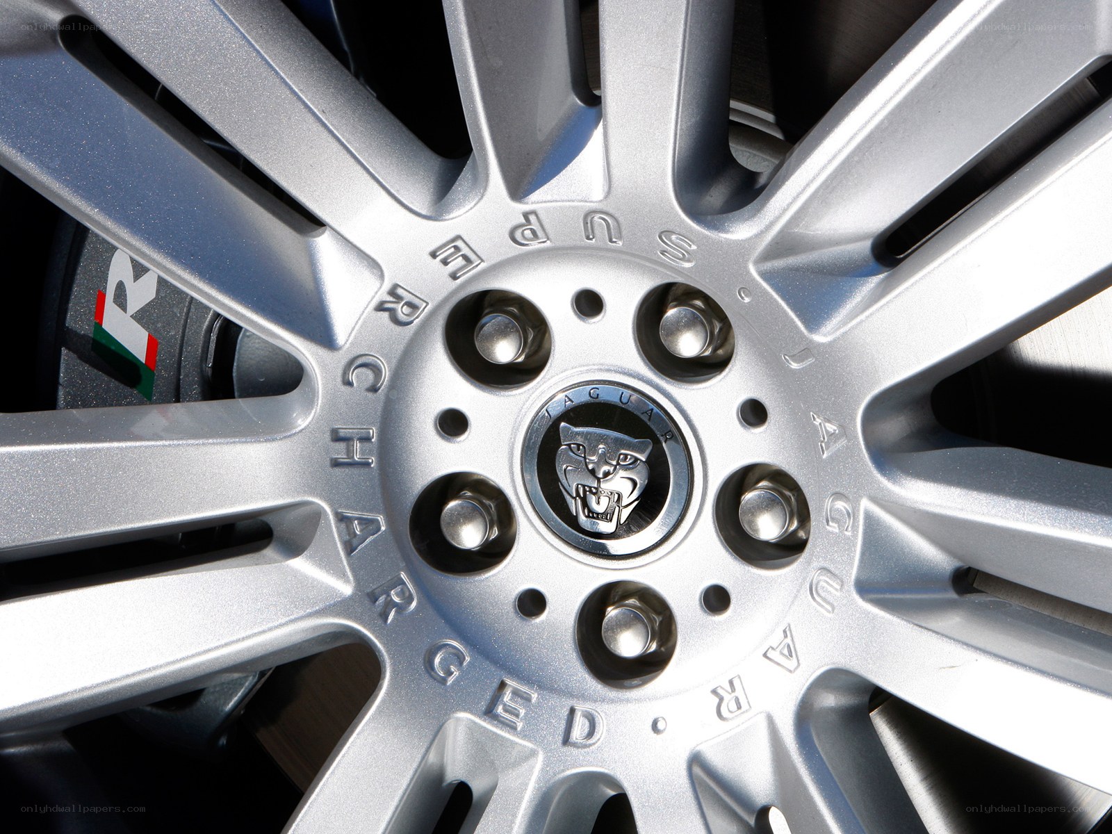 Jaguar wheel with supercharged badge