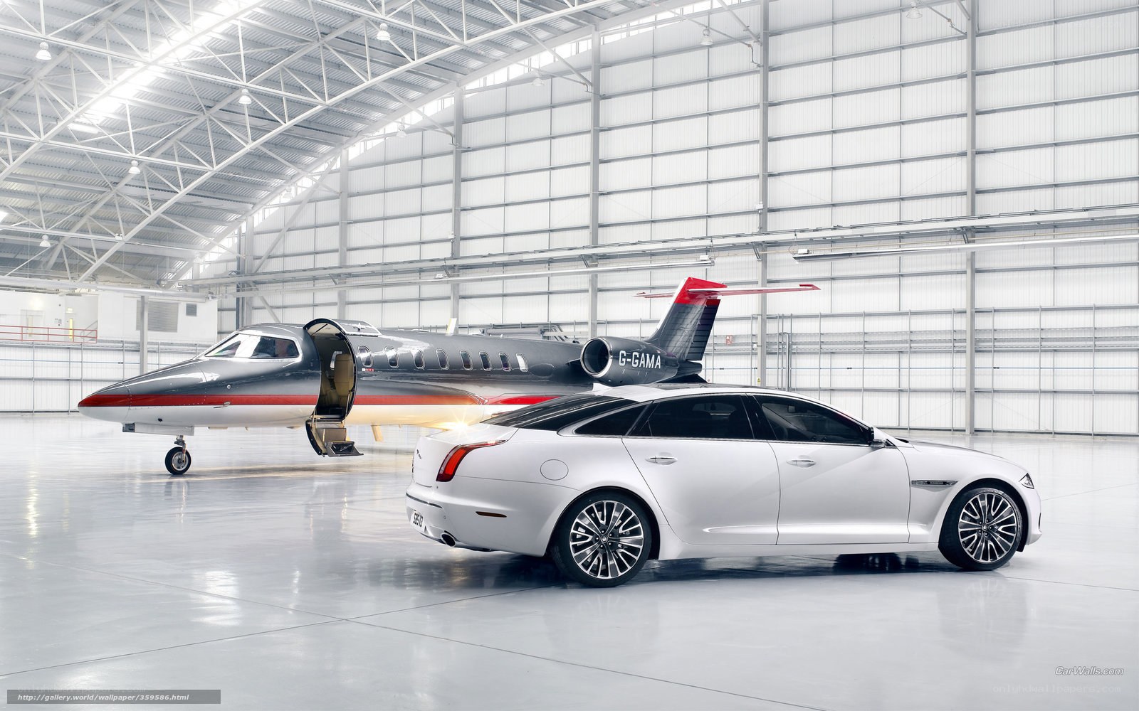 Jaguar XJ and private jet