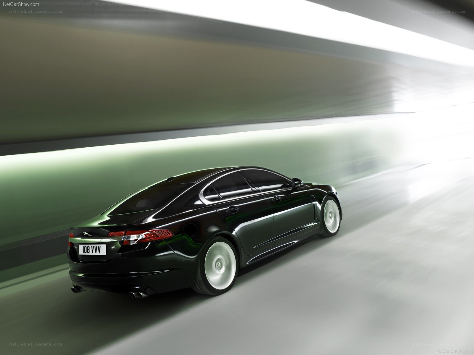 Jaguar XKR in motion