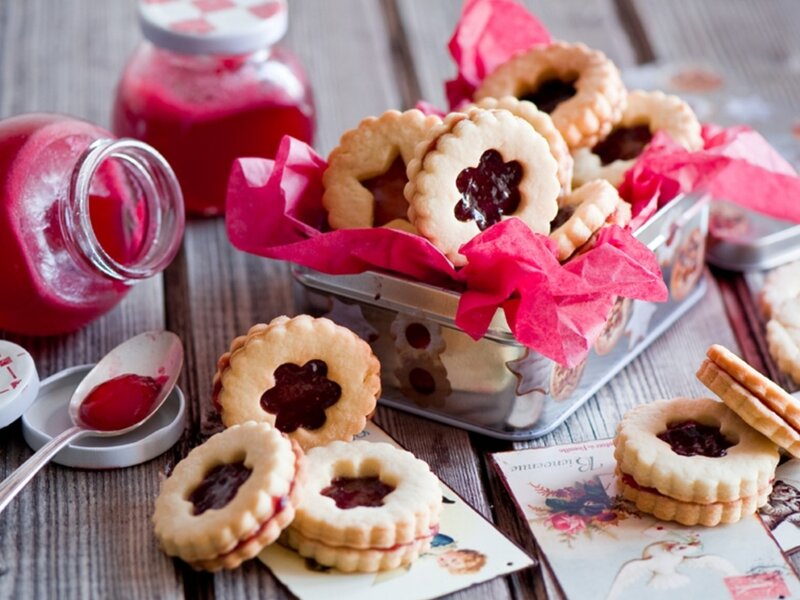 Jam-filled Cookies — Red, Cozy