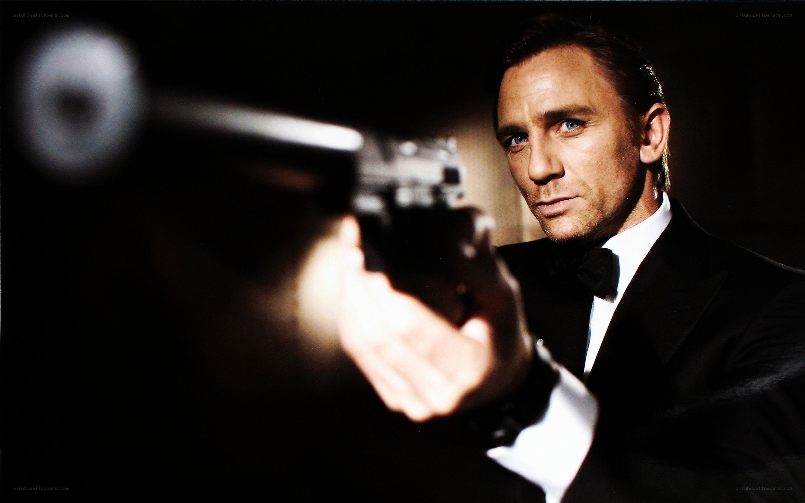 James Bond aiming gun