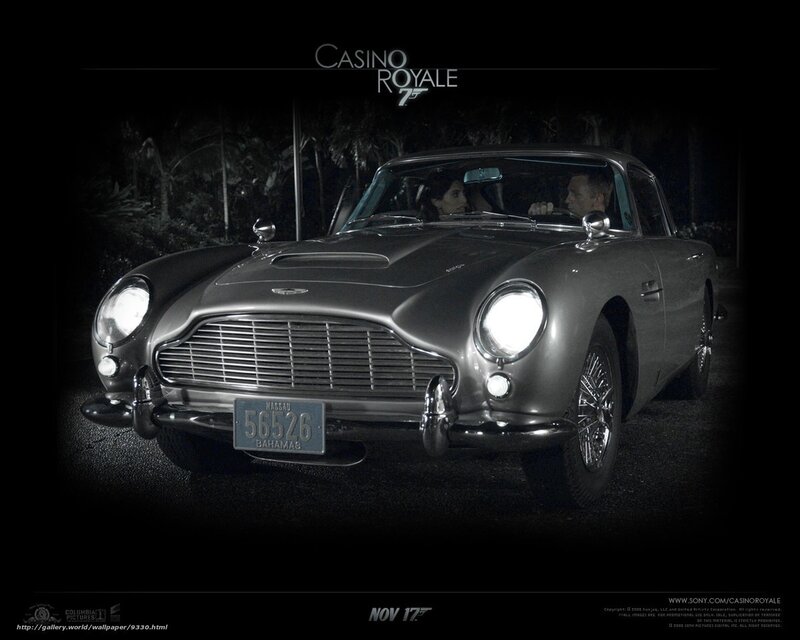 James Bond in Aston Martin
