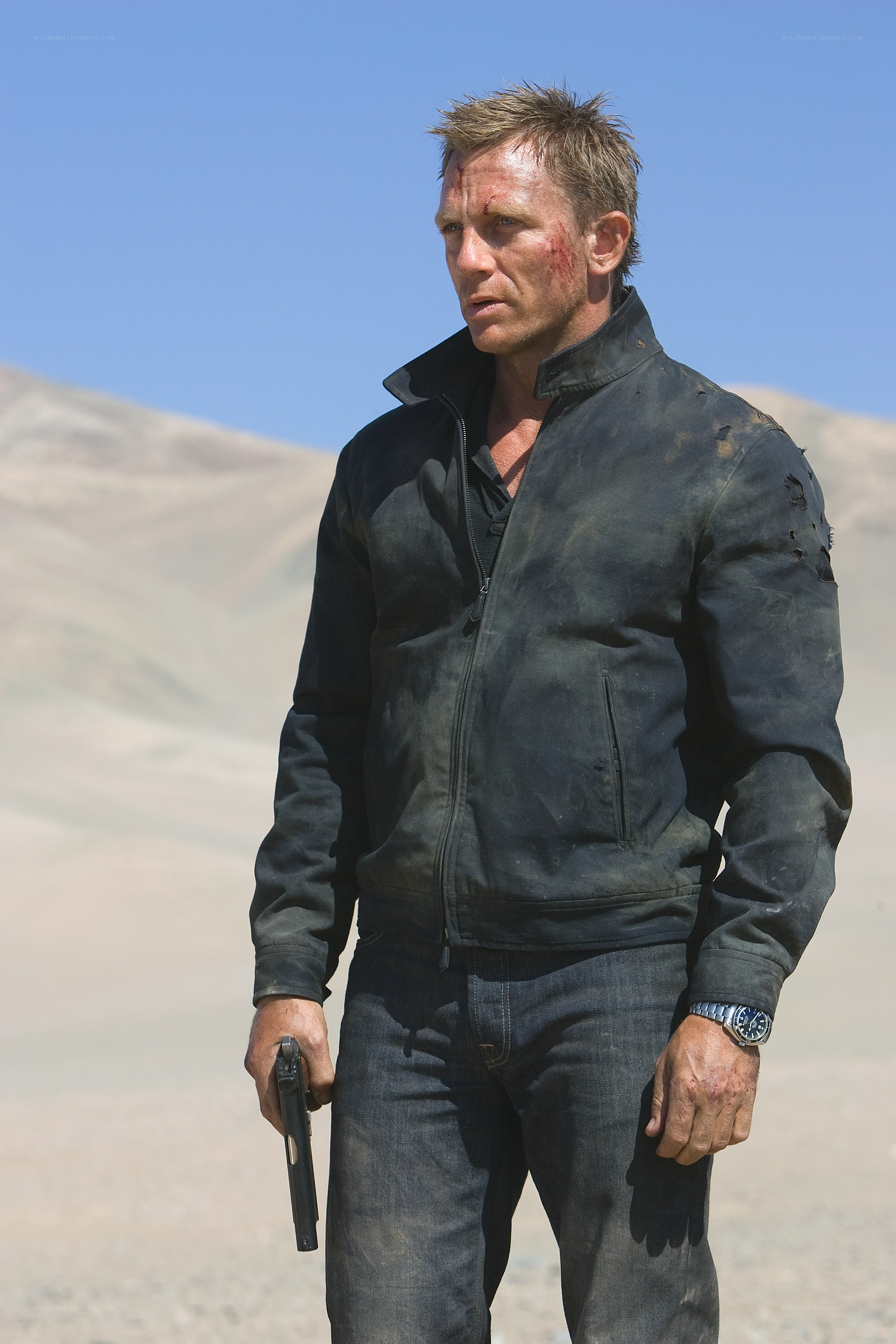 James Bond in desert scene