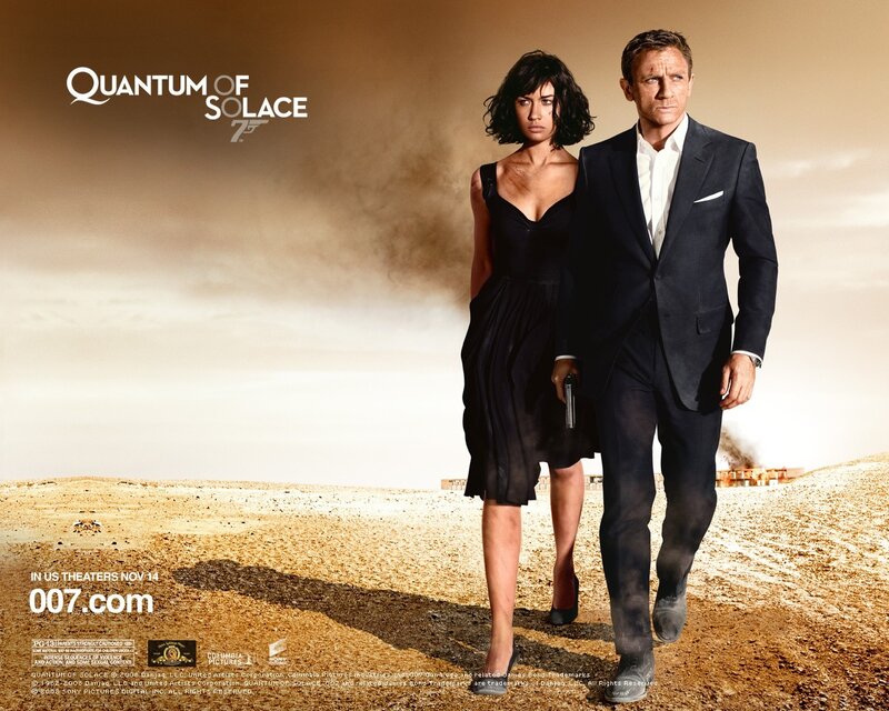 James Bond in desert