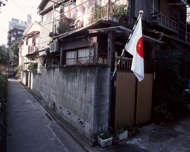 Japanese flag on a quiet alley