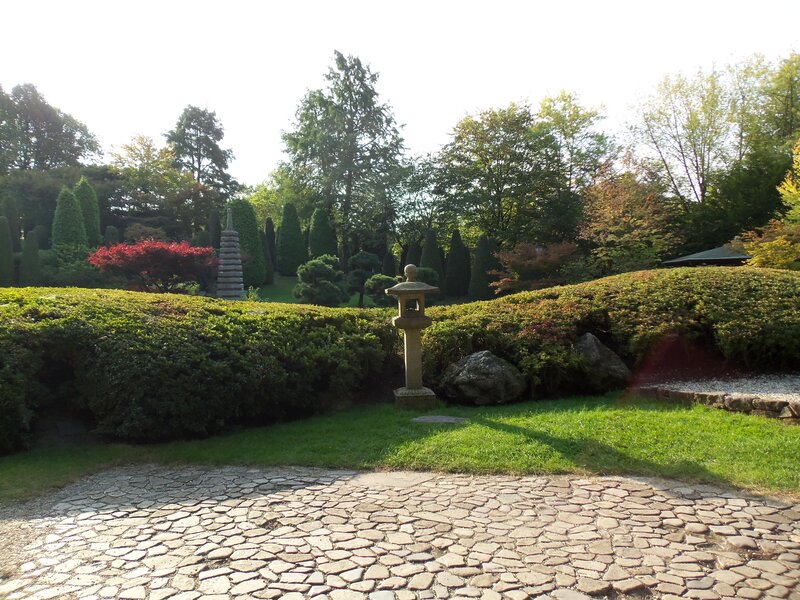 Japanese Garden with Stone Lantern — Green