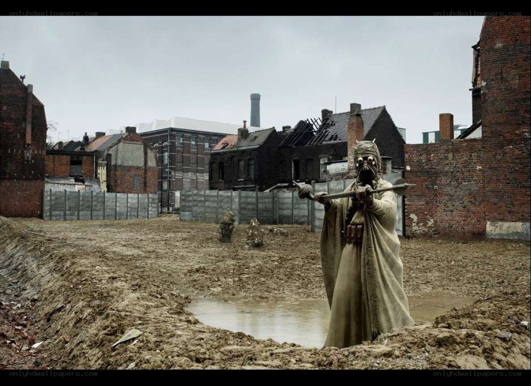 Jawa in a ruined city