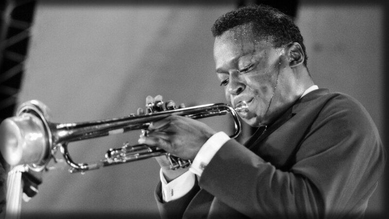 jazz musician playing trumpet