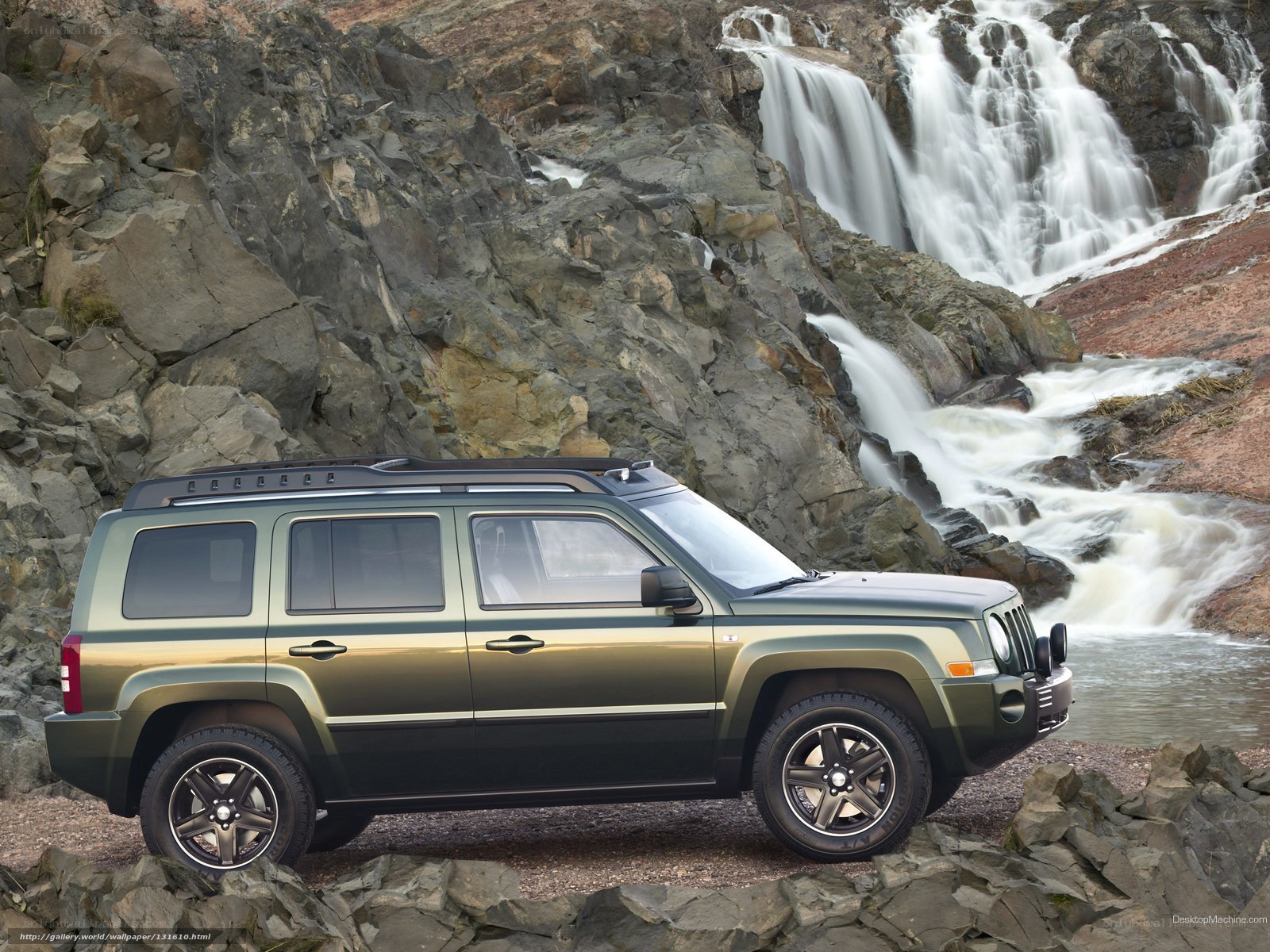 Jeep Patriot by waterfall