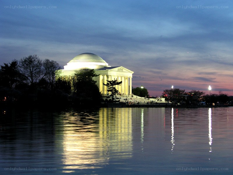 Jefferson Memorial at dusk