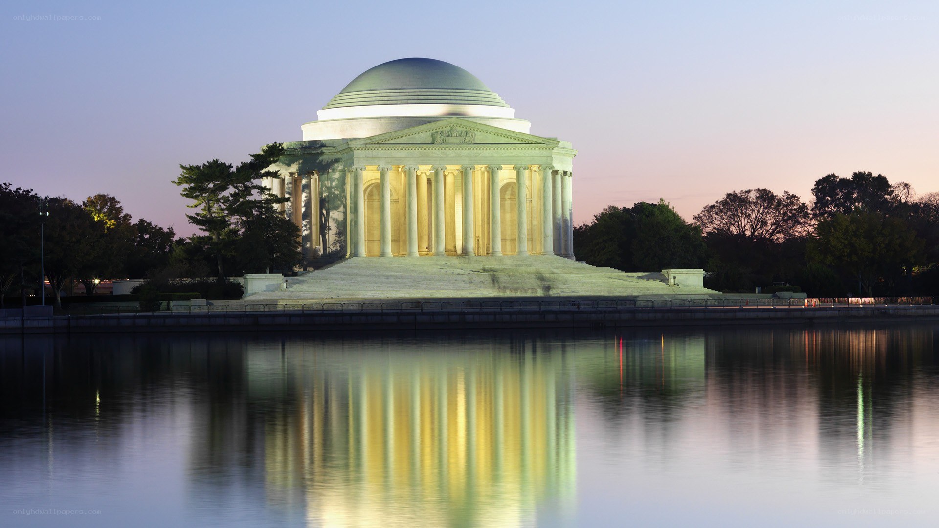 Jefferson Memorial at dusk