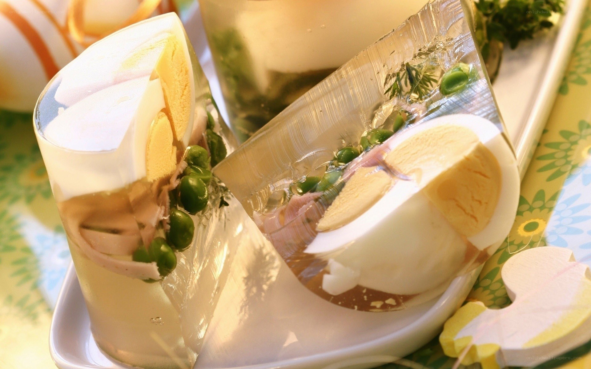 jellied eggs with peas