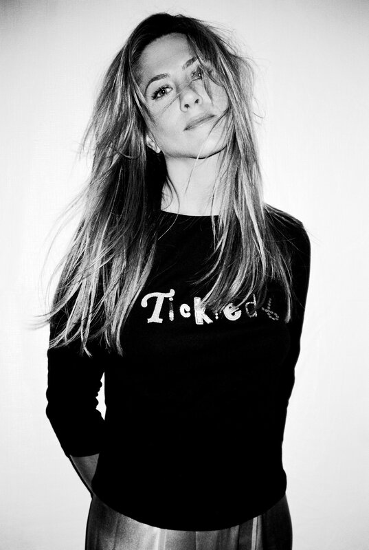 Jennifer Aniston in black and white