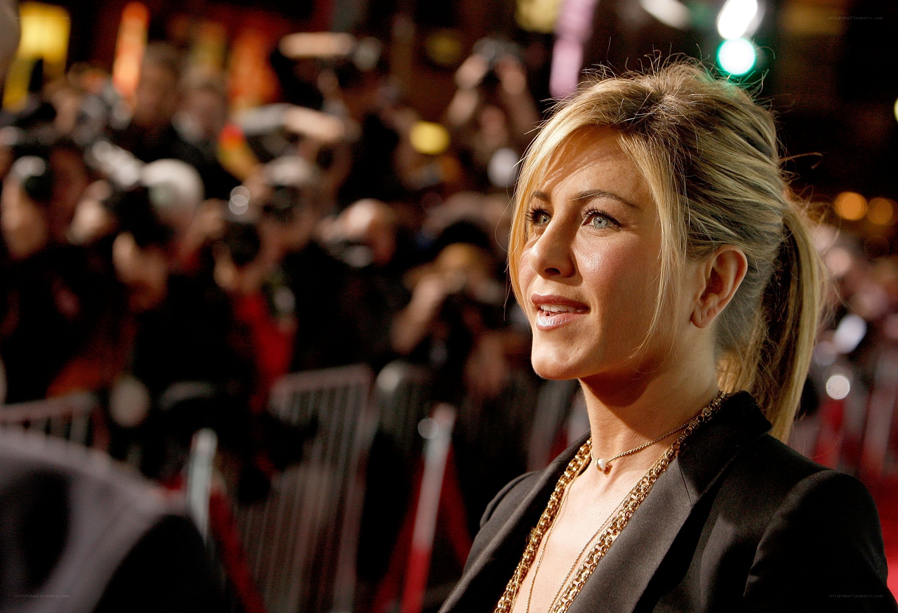 Jennifer Aniston on red carpet