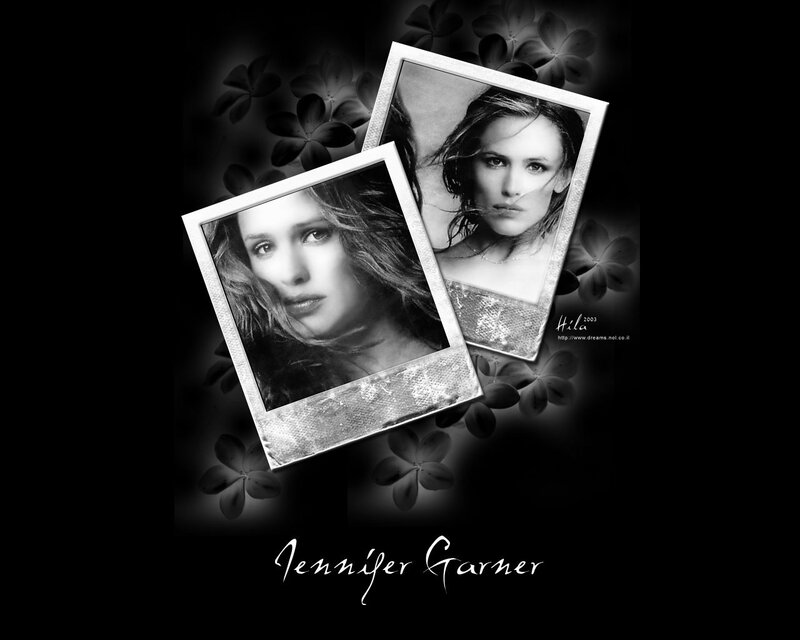 Jennifer Garner Portrait — Black
