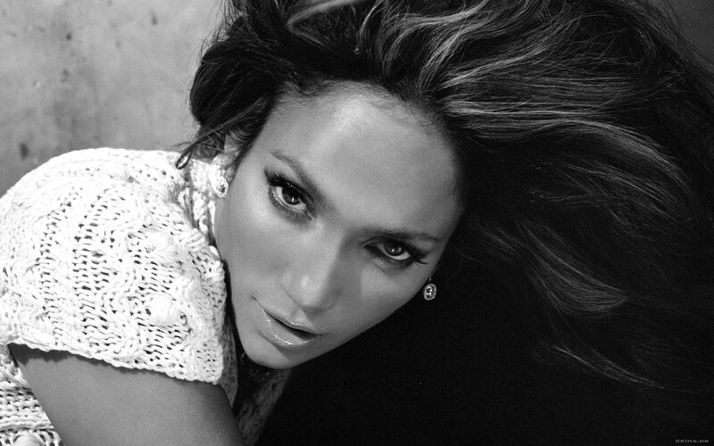 Jennifer Lopez in black and white