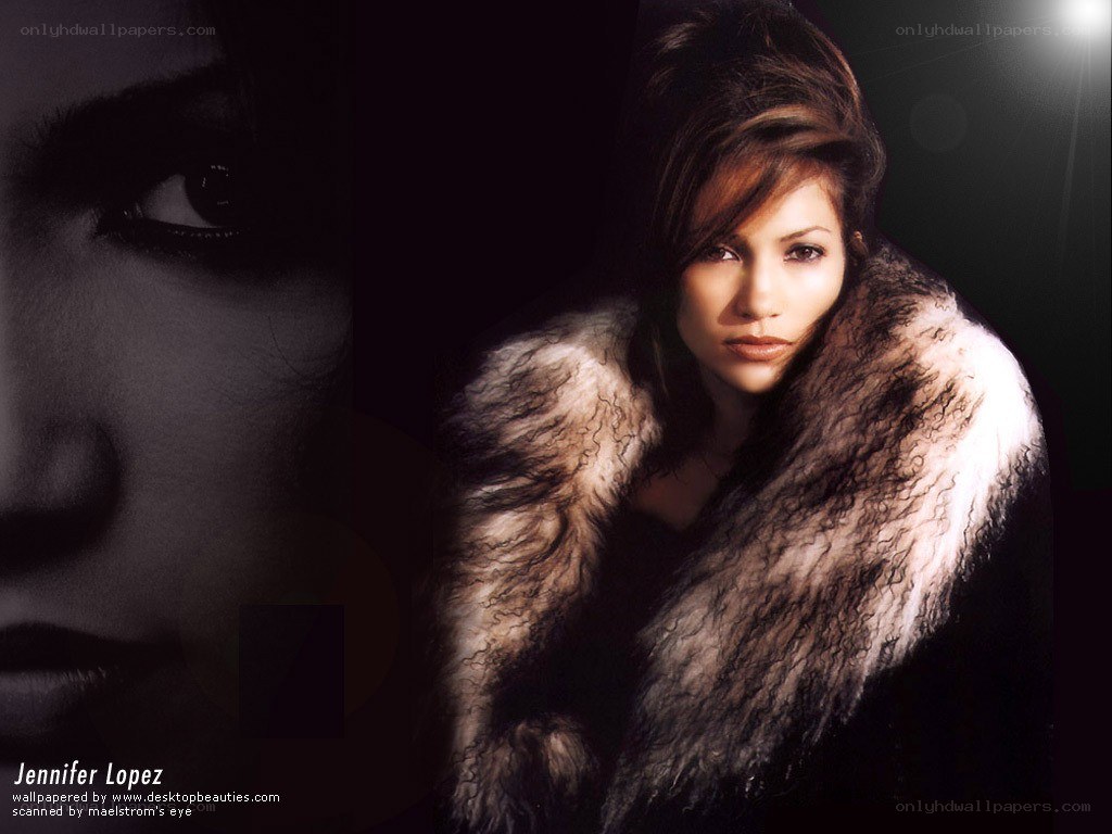 Jennifer Lopez in fur coat
