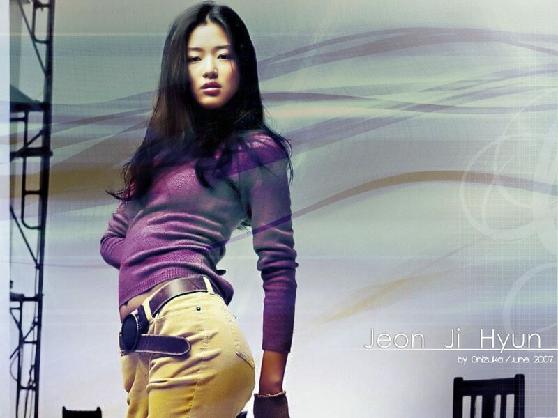 Jeon Ji-hyun in purple sweater