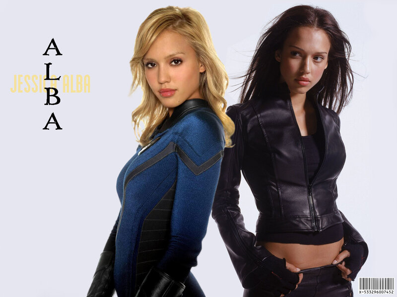 Jessica Alba in costume