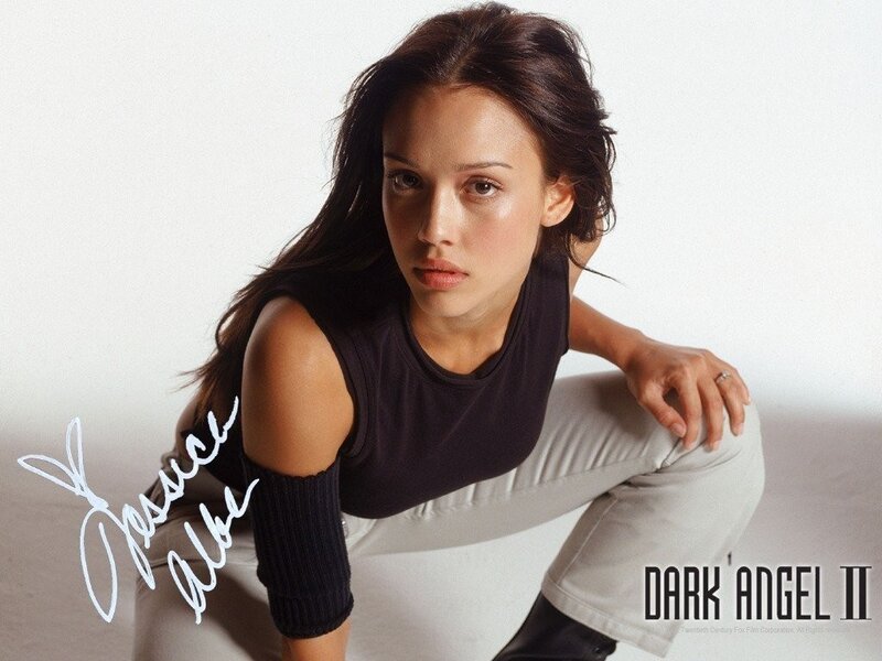 Jessica Alba in Dark Angel