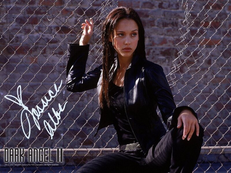 Jessica Alba in Dark Angel